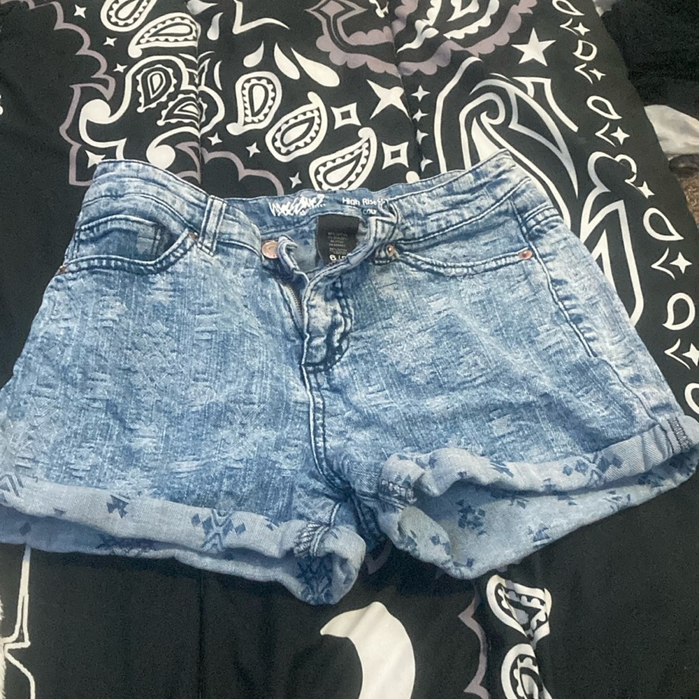 diamond style jean shorts